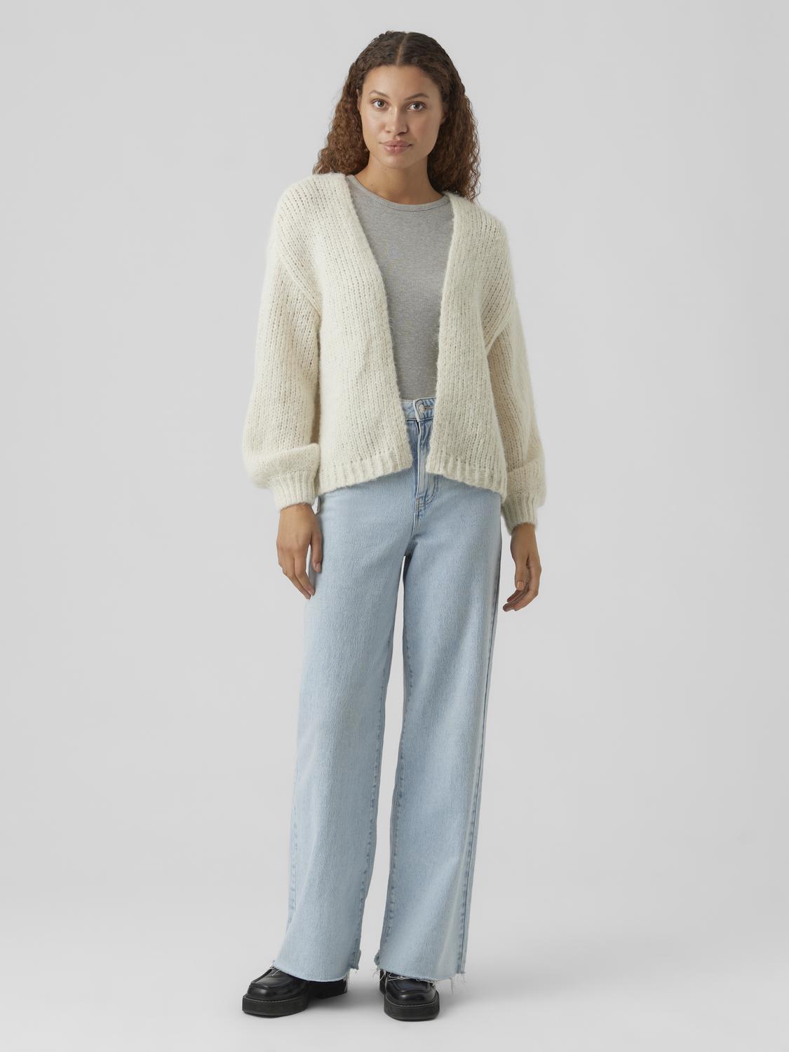 model_shot-front_full